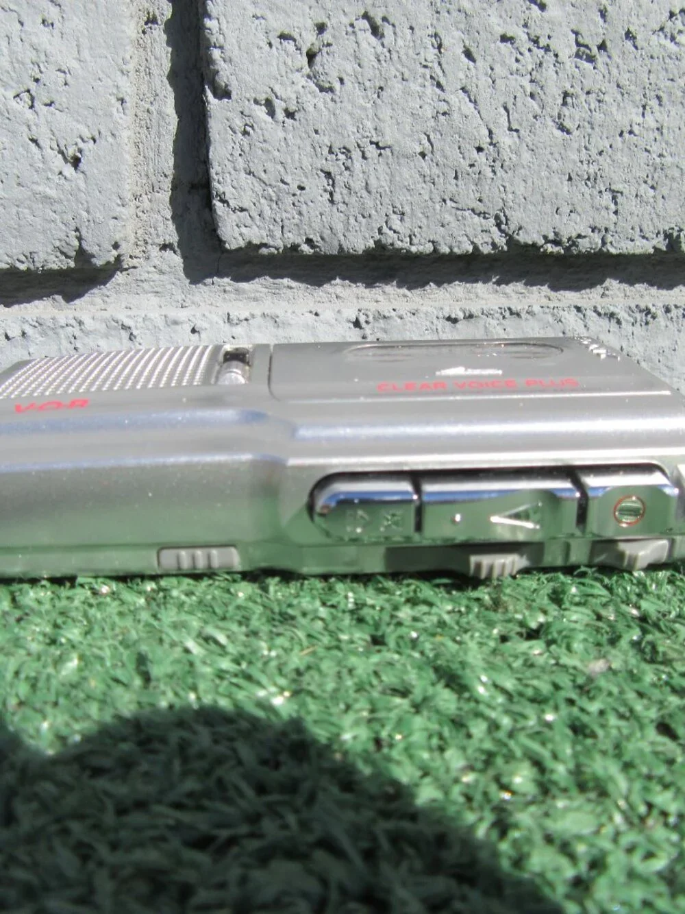 Sony V-O-R Microcassette Audio Recorder M-670V *For Parts*